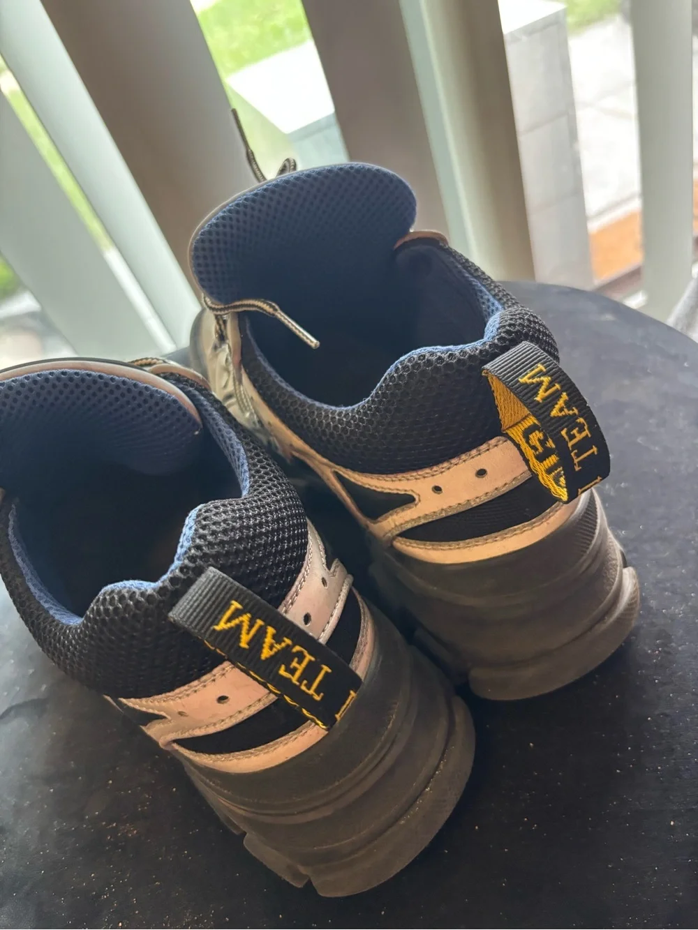 Authentic Men Gucci sneakers size 7